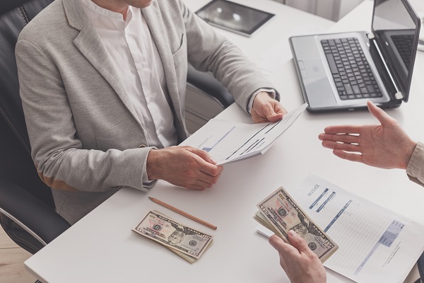 Qual é a taxa média de antecipação de recebíveis?