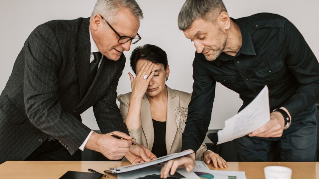 Como preparar a empresa para uma crise financeira em cenários de risco?